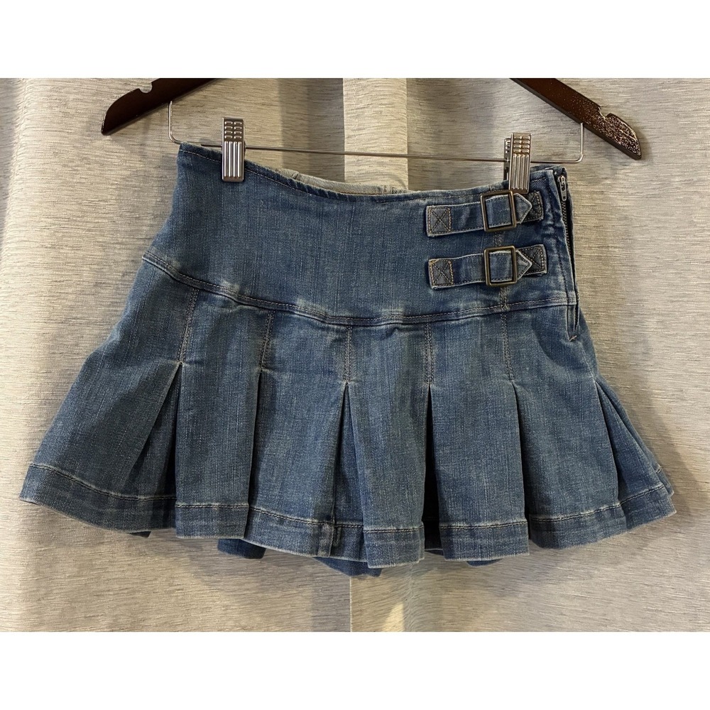Wild Fable Women's Denim Mini Skort Size 0 Blue Pleated Buckle Accent